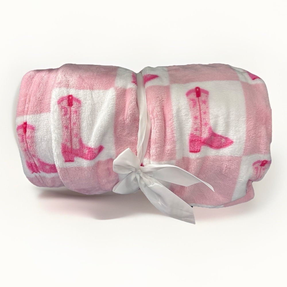 NWT Palmetto Moon Cowgirl Micro Plush  So‎ Soft Blanket Throw 52 X 66 Pink White